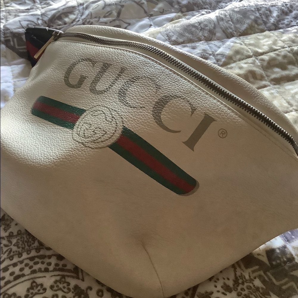Gucci pouch / unisex